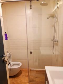 Premium 2 Bedroom Apartment Near Airport - 8
