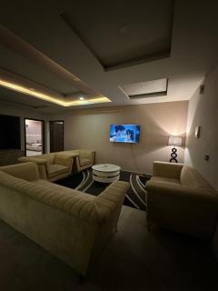 2- Bhk AC ,WiFi , kitchen & Parking - 5
