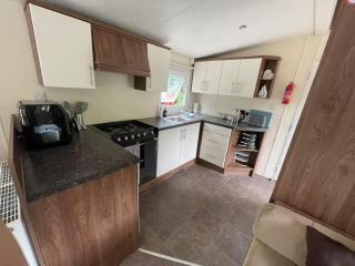Cabin Sleeps 6 with Garden and Pets Welcome - 4