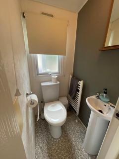 Cabin Sleeps 6 with Garden and Pets Welcome - 1