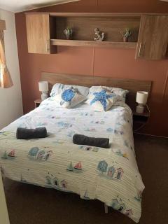 Cabin Sleeps 6 with Garden and Pets Welcome - 0