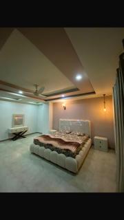2- Bhk AC ,WiFi , kitchen & Parking - 8