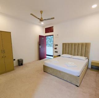 Kings hotel - 1