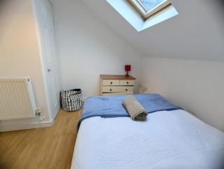 Chandlers Ford 2-bedroom with Free Parking - 9