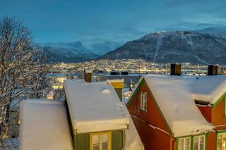 Arctic Skyline Apartment l Uptown l Amazing View - 9