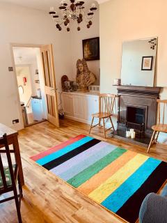 Bright 2-Bed Apartment with office in Newcastle - 6