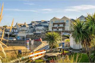 The Beach House, Steps to Porth Beach - 4
