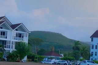 Oceanview Studio Apt w Pool Bar & Beach Access - 8