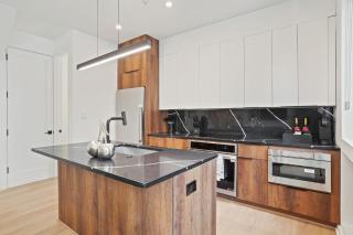 Huxley 6 Elegant Penthouse Heart of Downtown DC - 2