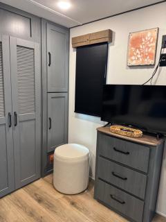 Extra large 4 bedroom with two full bath glamping rv with golf cart - 5