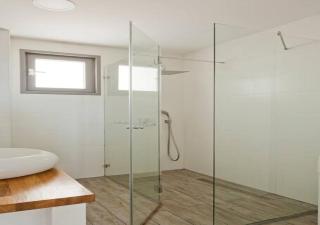 Bright 3BR w Large Terrace & Sea View l Mamad - 3