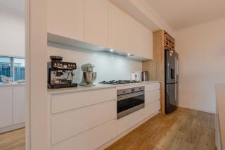 Trinity Beach Coastal Luxe Pool Retreat 4BR - 6