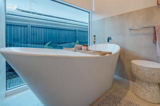 Trinity Beach Coastal Luxe Pool Retreat 4BR - 7