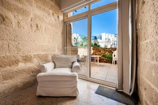 Private Garden Room in Shared Maisonette, Balluta Bay, w live-in cat - 0