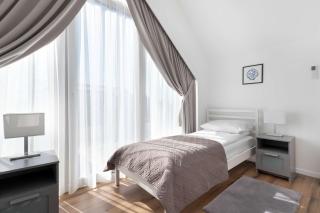 Nowoczesny Dom z Ogrodem Idealny dla Rodziny by Noclegi Renters - 9