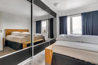 The Arctic View - City & Fjord Views with FREE Parking - 5