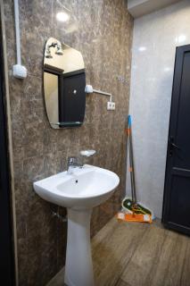 Kenut Metro Hostel - 1