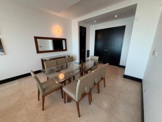 Elegant 5BR Villa with Private Pool & Private Beach Access Durrat Al Bahrain - 1