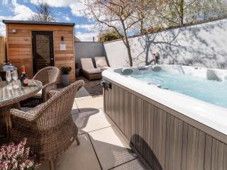 The Helmsley Retreat - 2