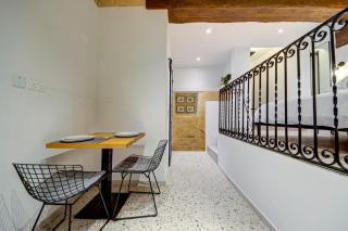 Modernized Traditional Floriana Townhouse - 6
