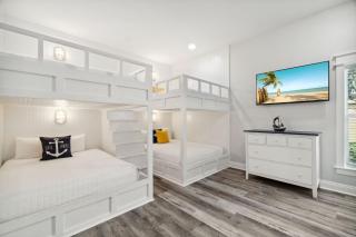 Vast Cay Castle With Private Beach And Game Room - 1