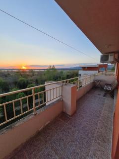 1-bedroom Apartment in a Resort with 6 Pools, Top Floor, Stunning Sunset View - 8