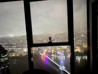 Premium CBD Skytower Stay Sleeps 5 - 3