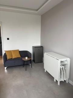 Bright and Cozy Studio Apartment near Metro - 2