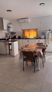 Casa con pileta y ducha con hidromasajes - 4