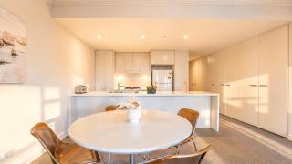Olympic Park 2BR 2BA Walk to Stadium Parking - Sydney - 4