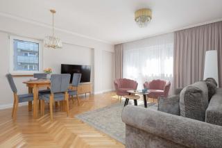 Beautiful Apartment in the City Center Near the Palace of Culture and Science by Noclegi Renters - 5