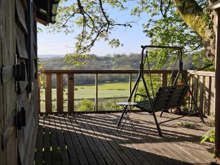 Cosy Treehouse - 3