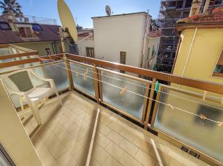 Ampio Quadrilocale 8 Pax vista mare - 3