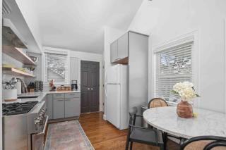 Parkview Cottage | Walkable to Food, Shops, Pool - 0