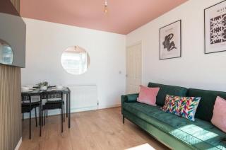 Cosy 2BR Bungalow - Relaxing Stay - 1