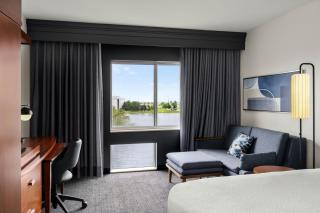 Courtyard by Marriott Evansville East - 4