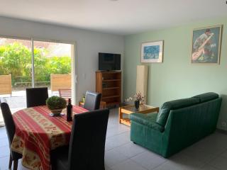 TY GREEN, maison de vacances avec piscine partagée en campagne proche de Pau - 8