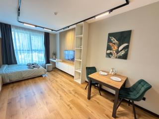 Capri Cozy Studio near Metro w Working Desk and WiFi - 7