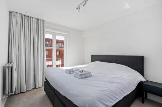Luxury Zeedijk apartment with direct ocean view 6p - 7