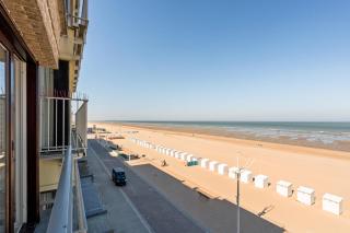 Luxury Zeedijk apartment with direct ocean view 6p - 5