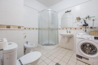 Amphitheatre View Apartment with Free Parking - 8