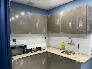 One Bed lexury Apartment with kitchen fridge ,free wifi ,Ac,oven - 6