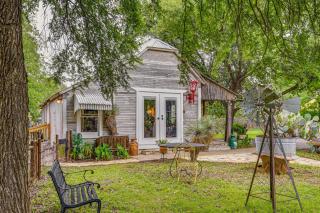 Walk to Granbury Square & Beach! 'Texas Cottage' - 9