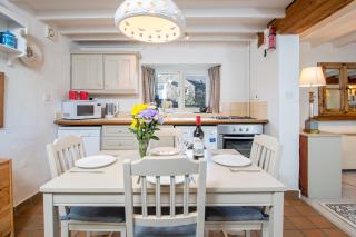 Rose Cottage - 1
