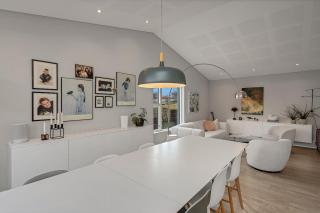 Spacious 4BR Reykjavík Home with Hot Tub and Garden - 8