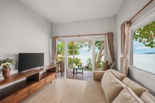 Charming Guest Room Retreat in Maret, Thailand - 9