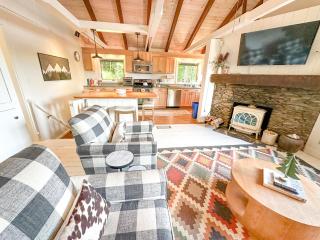 Chalet Valhalla wHot Tub - 8