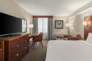 Holiday Inn Oakville Centre by IHG - 7