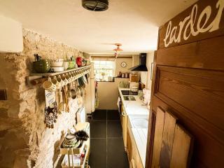 Wingrove Cottage - Sleeps 8 - 4