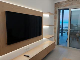 Thea Syros - 4
